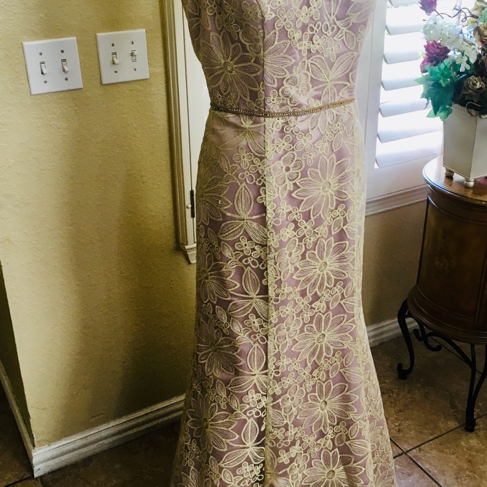 Dress - Picture 6 of 10